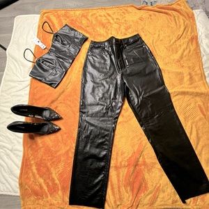 Leather bustier L and cutoff leather pants 14